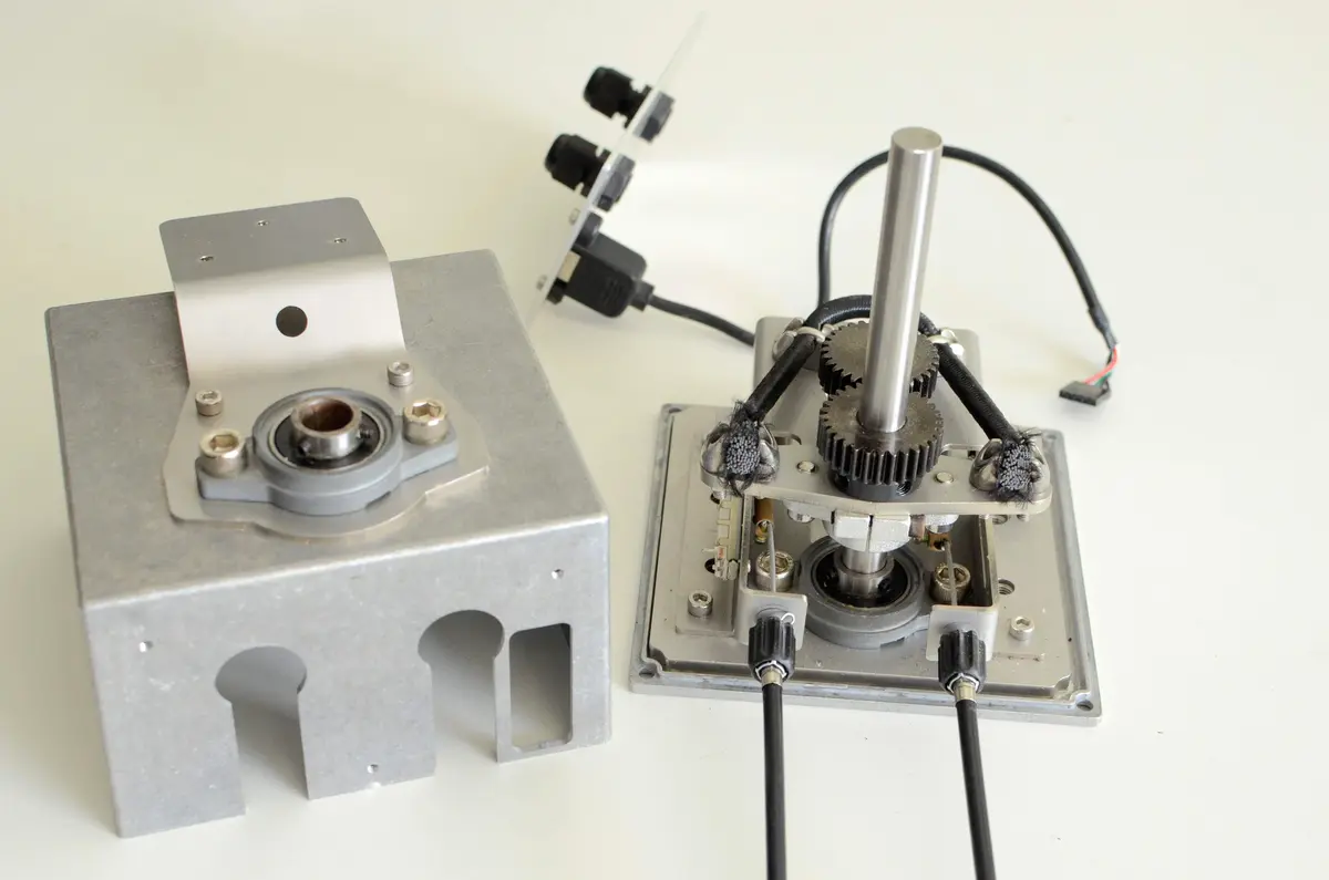 Precision-machined steering mechanism