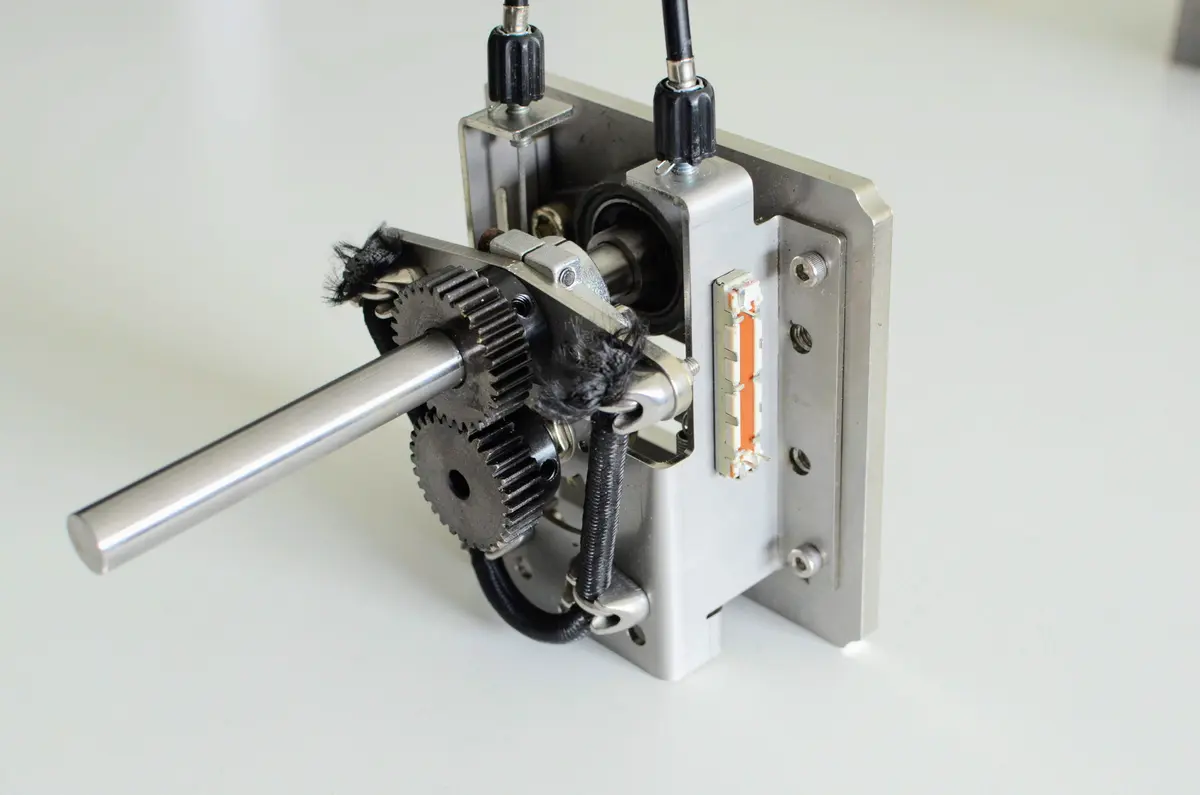 Stainless steel base plate detail